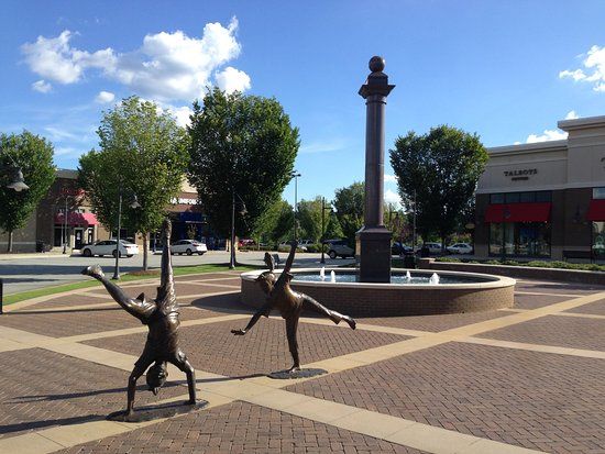 The Shoppes at River Crossing